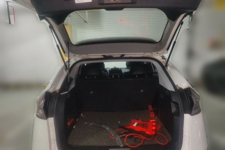 Used Luxgen U6 SUV 2014 2.0T Flagship Edition Trunk