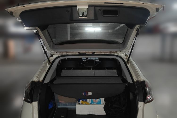 Used Luxgen U6 SUV 2014 1.8T Fashion Edition Trunk