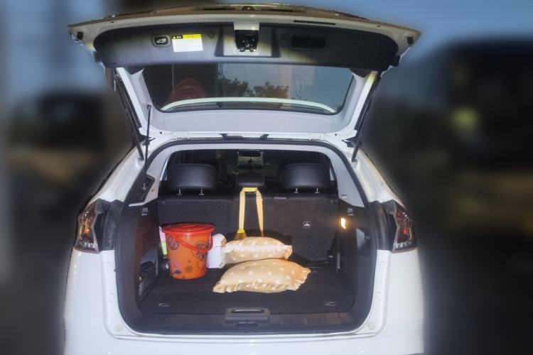 Used Luxgen U6 SUV 2014 2.0T ZhiZun Model Trunk