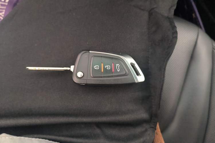 Used Luxgen U6 SUV 2014 1.8T Fashion Edition Vehicle Key