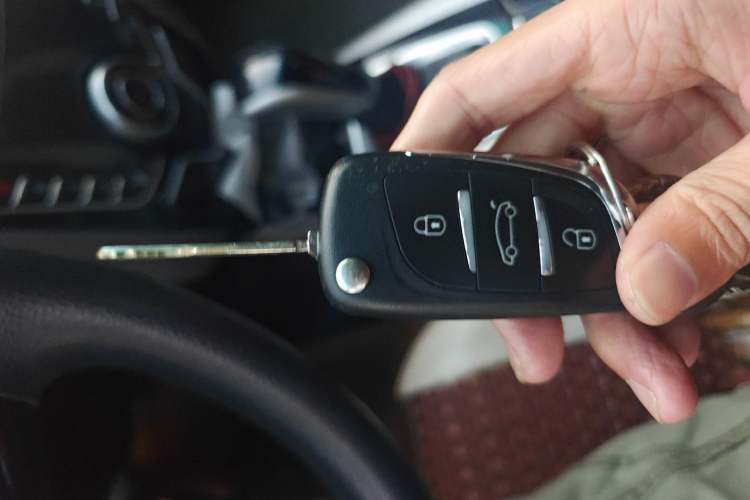 Used Luxgen U6 SUV 2014 1.8T Charm Version Vehicle Key