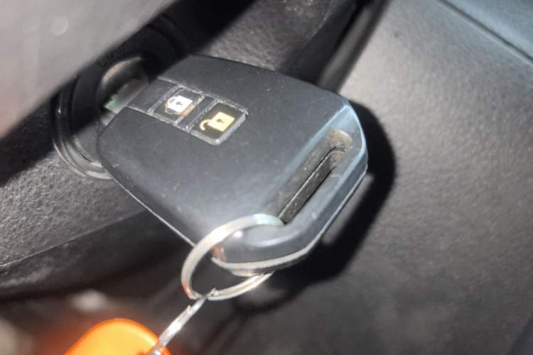 Used Luxgen U6 SUV 2014 2.0T Fashion Edition Vehicle Key