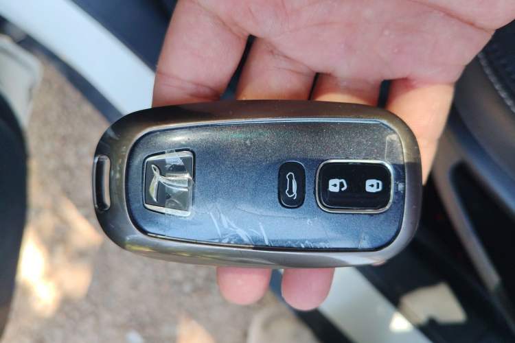 Used Luxgen U6 SUV 2014 1.8T ZhiZun Model Vehicle Key