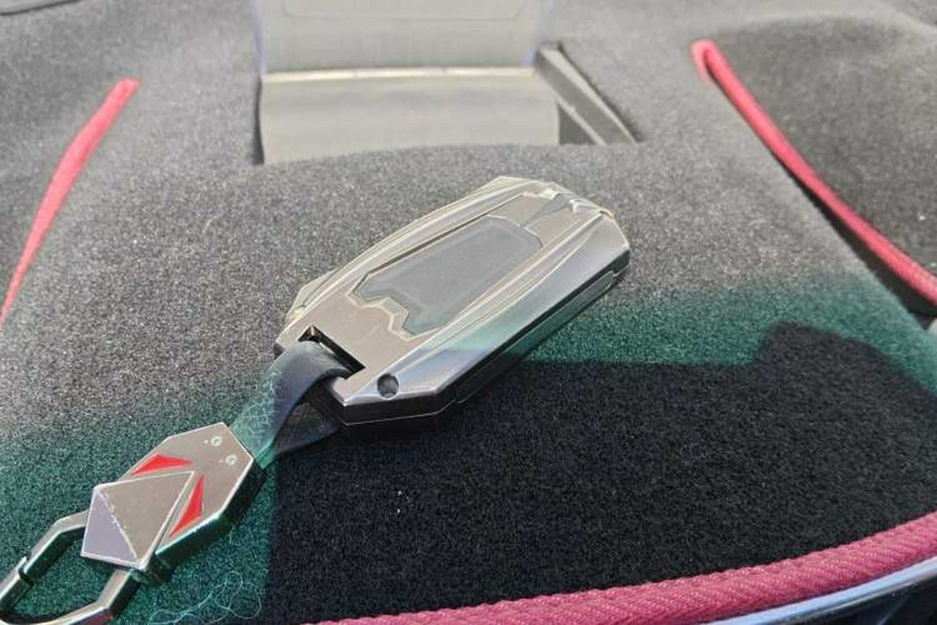 Used Luxgen U6 SUV 2014 2.0T ZhiZun Model Vehicle Key