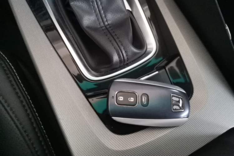 Used Luxgen U6 SUV 2014 2.0T ZhiZun Model Vehicle Key
