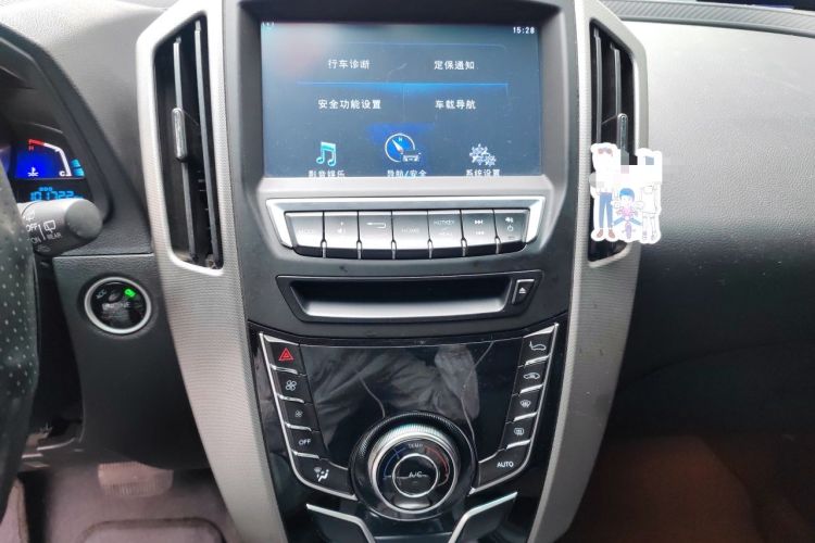 Used Luxgen U6 SUV 2014 2.0T ZhiZun Model Audio And AC Panel