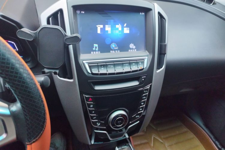 Used Luxgen U6 SUV 2014 1.8T Fashion Edition Audio And AC Panel