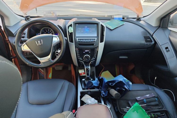 Used Luxgen U6 SUV 2014 1.8T Fashion Edition Center Console