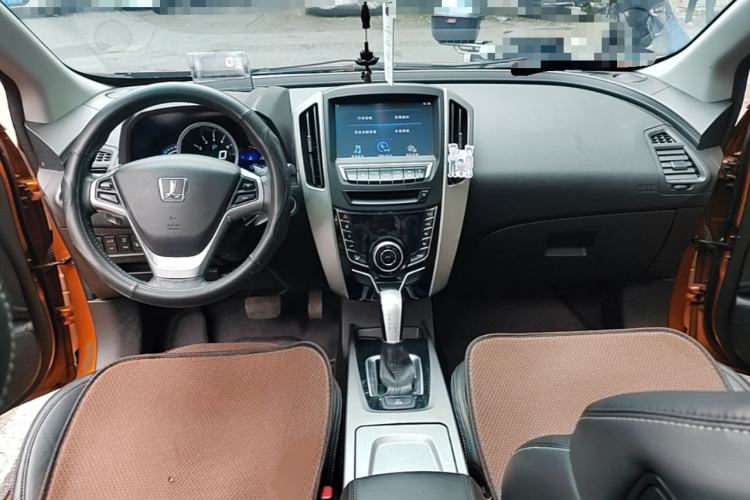 Used Luxgen U6 SUV 2014 2.0T ZhiZun Model Center Console
