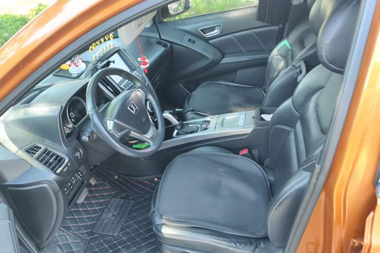 Used Luxgen U6 SUV 2014 1.8T Fashion Edition Driver Seat