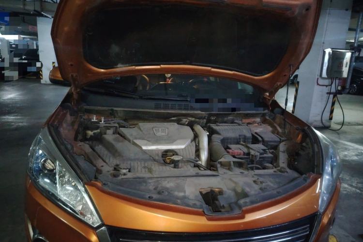 Used Luxgen U6 SUV 2014 1.8T ZhiZun Model Engine Bay