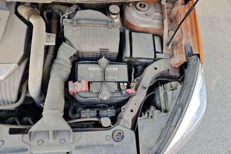 Used Luxgen U6 SUV 2014 1.8T Fashion Edition Engine Bay Left