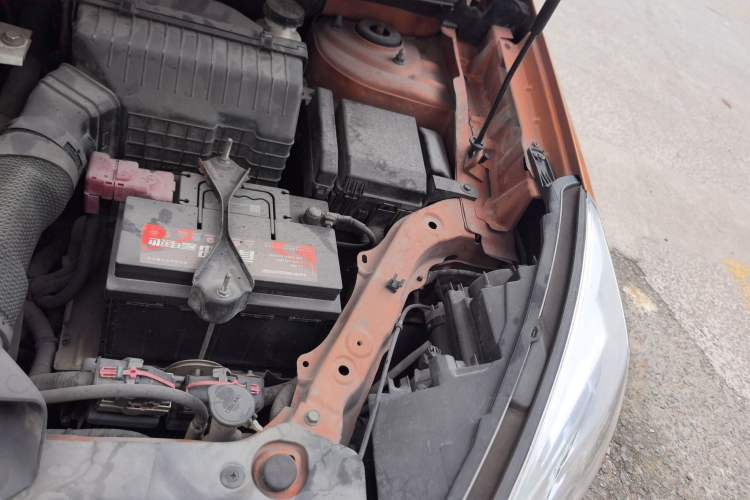 Used Luxgen U6 SUV 2014 1.8T Fashion Edition Engine Bay Left