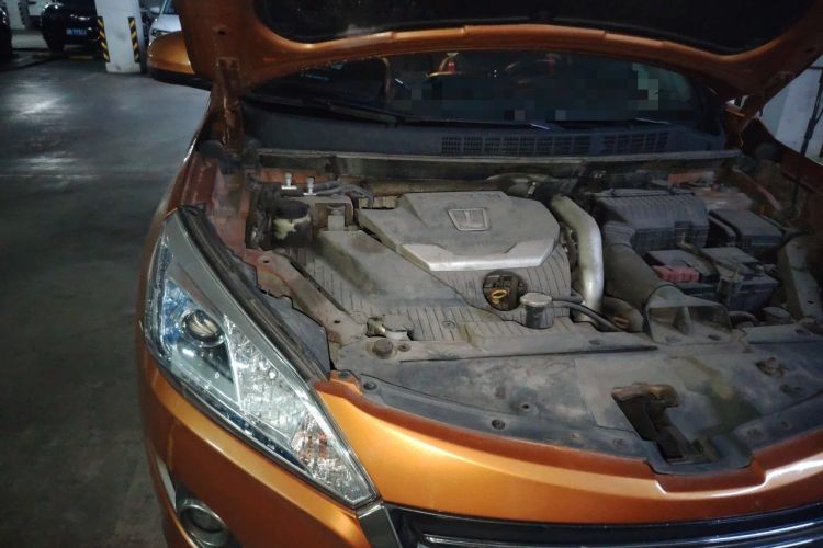 Used Luxgen U6 SUV 2014 1.8T ZhiZun Model Engine Bay Right