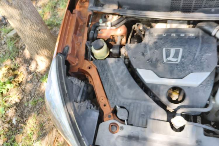 Used Luxgen U6 SUV 2014 1.8T Fashion Edition Engine Bay Right