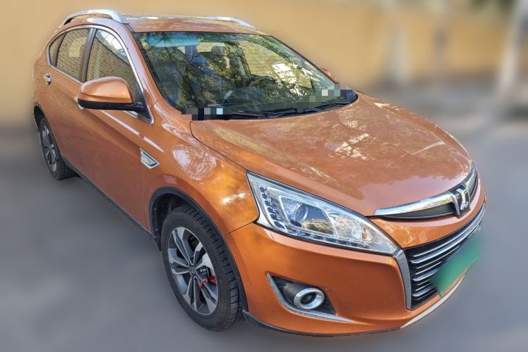 Used Luxgen U6 SUV 2014 1.8T Fashion Edition Front Right 45 Deg