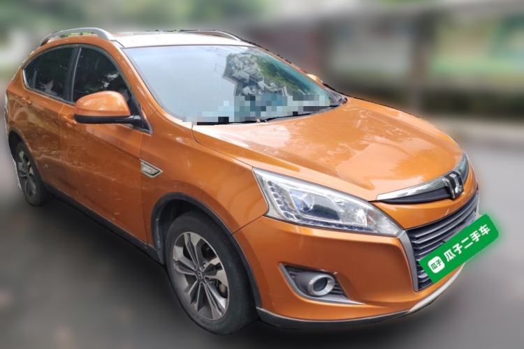 Used Luxgen U6 SUV 2014 2.0T ZhiZun Model Front Right 45 Deg