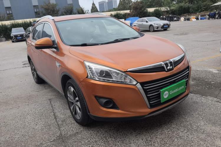 Used Luxgen U6 SUV 2014 1.8T Fashion Edition Front Right 45 Deg
