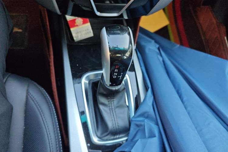 Used Luxgen U6 SUV 2014 1.8T Fashion Edition Gear Lever