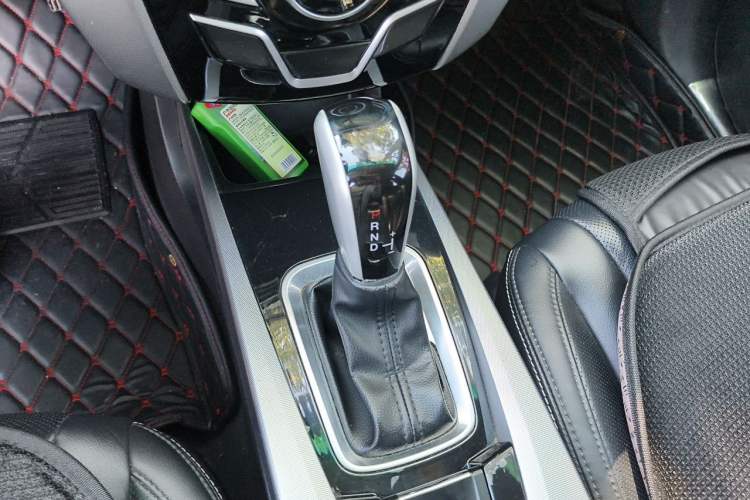 Used Luxgen U6 SUV 2014 1.8T Fashion Edition Gear Lever