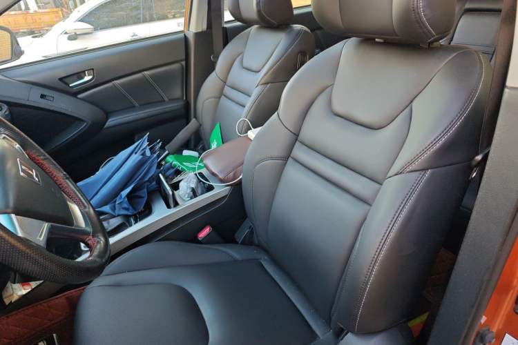 Used Luxgen U6 SUV 2014 1.8T Fashion Edition Left Front Seat