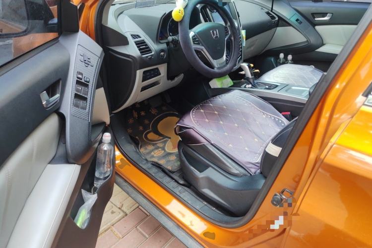 Used Luxgen U6 SUV 2014 2.0T ZhiZun Model Left Front Seat