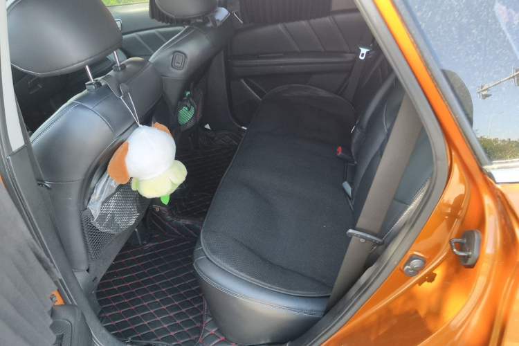 Used Luxgen U6 SUV 2014 1.8T Fashion Edition Left Rear Seat