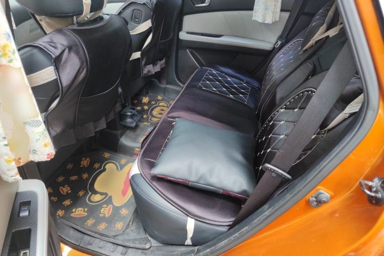 Used Luxgen U6 SUV 2014 2.0T ZhiZun Model Left Rear Seat