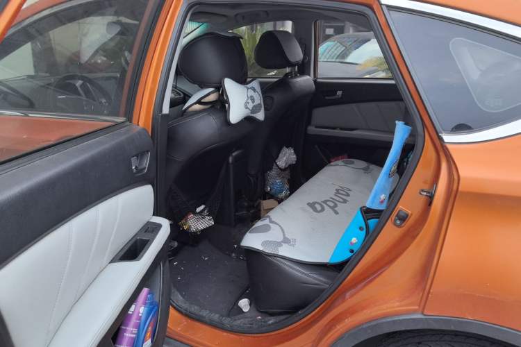 Used Luxgen U6 SUV 2014 1.8T Fashion Edition Left Rear Seat