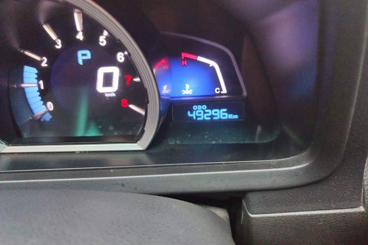 Used Luxgen U6 SUV 2014 1.8T Fashion Edition Odometer Close Up