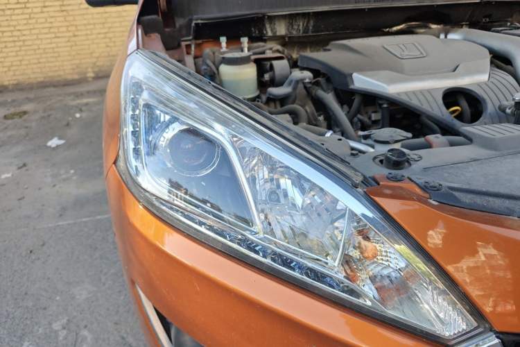Used Luxgen U6 SUV 2014 1.8T Fashion Edition Right Front Headlight