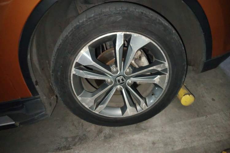 Used Luxgen U6 SUV 2014 1.8T ZhiZun Model Right Front Wheel Hub