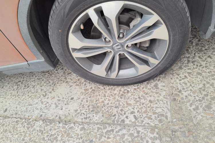Used Luxgen U6 SUV 2014 1.8T Fashion Edition Right Front Wheel Hub