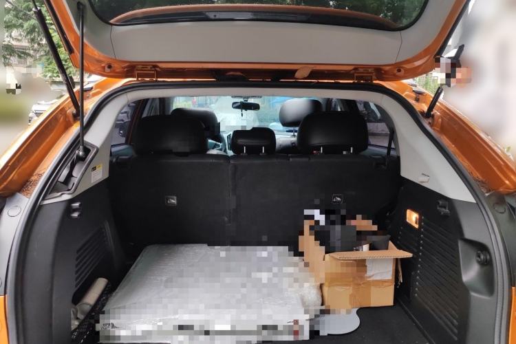 Used Luxgen U6 SUV 2014 2.0T ZhiZun Model Trunk