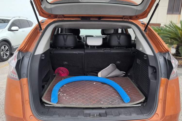 Used Luxgen U6 SUV 2014 1.8T Fashion Edition Trunk