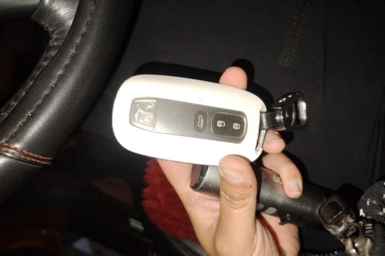 Used Luxgen U6 SUV 2014 1.8T ZhiZun Model Vehicle Key