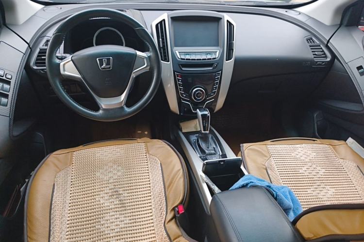 Used Luxgen U6 SUV 2015 1.8T Fashion Edition Center Console