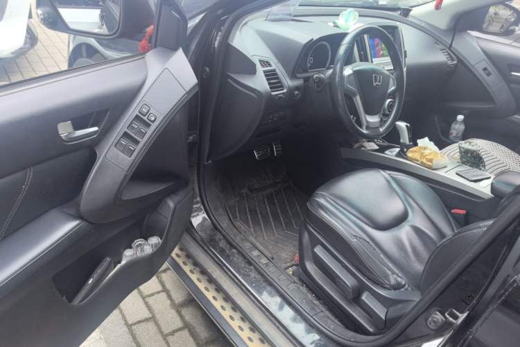 Used Luxgen U6 SUV 2015 1.8T Fashion Edition Driver Seat