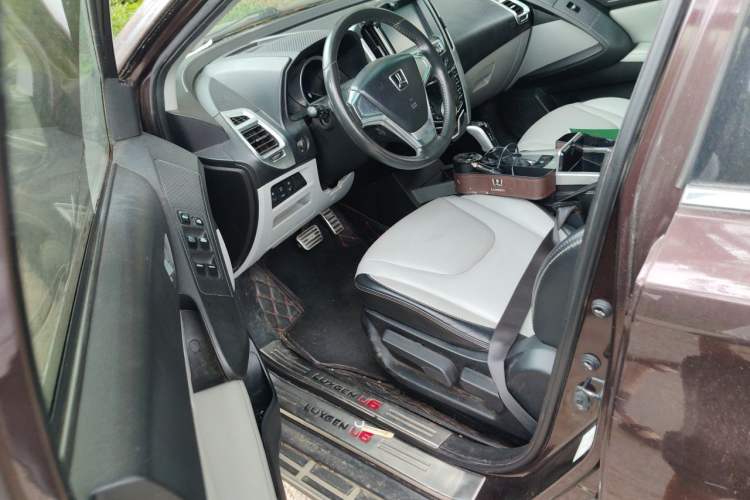 Used Luxgen U6 SUV 2015 1.8T Fashion Edition Driver Seat