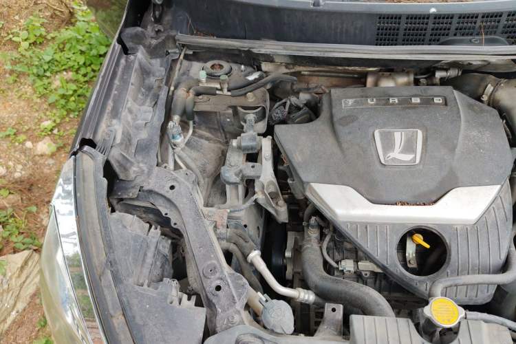 Used Luxgen U6 SUV 2015 1.8T Fashion Edition Engine Bay Right