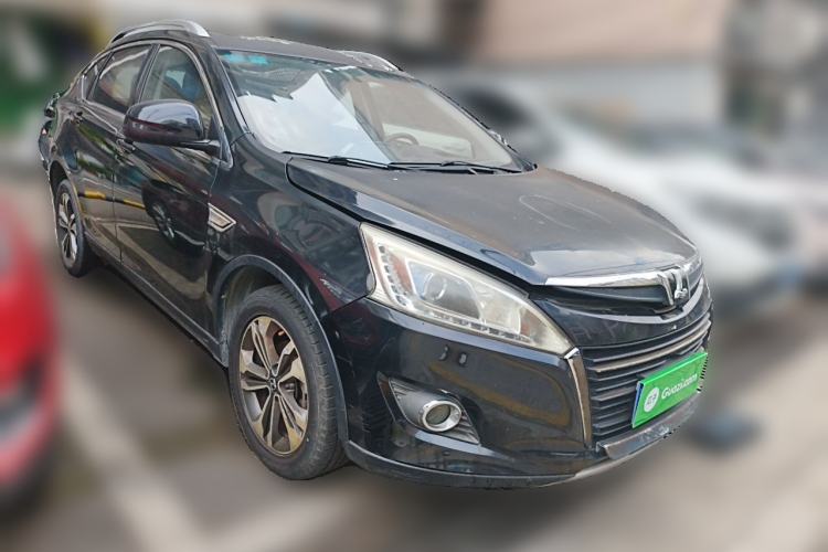 Used Luxgen U6 SUV 2015 1.8T Fashion Edition Front Right 45 Deg