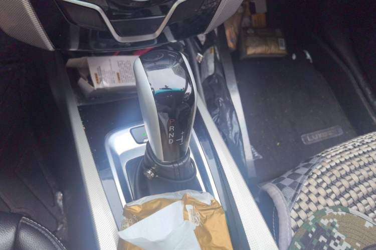 Used Luxgen U6 SUV 2015 1.8T Fashion Edition Gear Lever