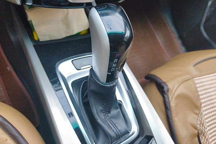 Used Luxgen U6 SUV 2015 1.8T Fashion Edition Gear Lever