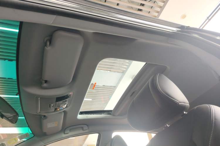 Used Luxgen U6 SUV 2015 1.8T Fashion Edition Headliner