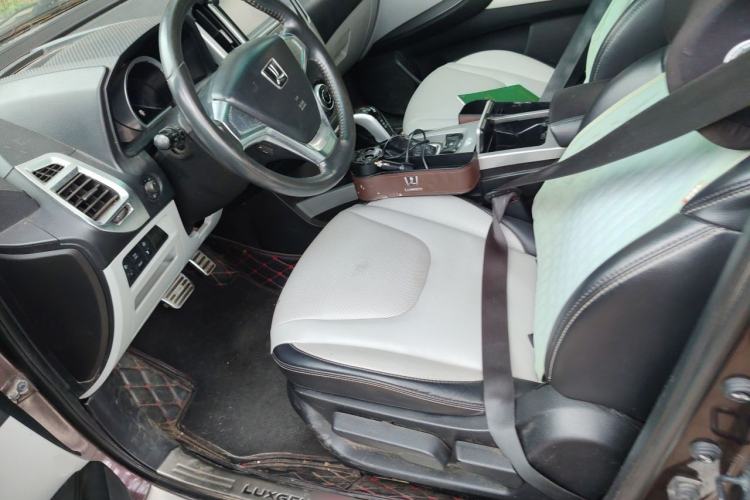Used Luxgen U6 SUV 2015 1.8T Fashion Edition Left Front Seat