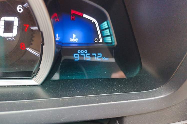Used Luxgen U6 SUV 2015 1.8T Fashion Edition Odometer Close Up