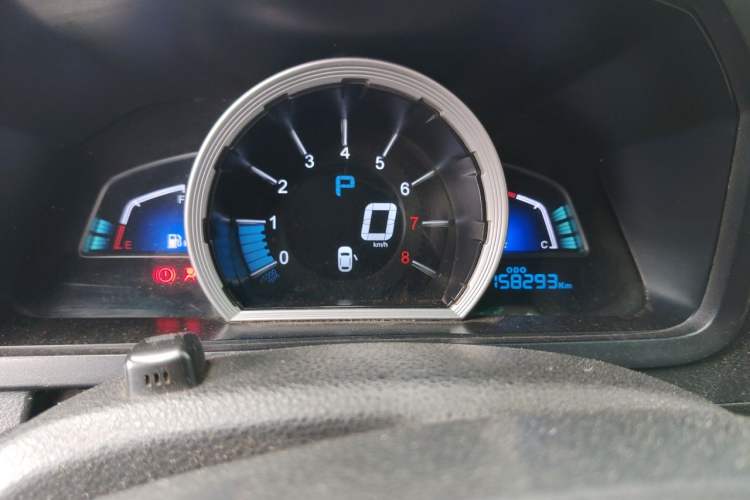 Used Luxgen U6 SUV 2015 1.8T Fashion Edition Odometer Close Up