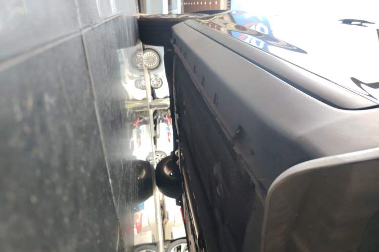 Used Luxgen U6 SUV 2015 1.8T Fashion Edition Right Side Sill