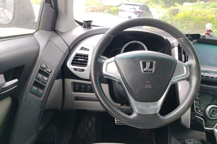 Used Luxgen U6 SUV 2015 1.8T Fashion Edition Steering Wheel