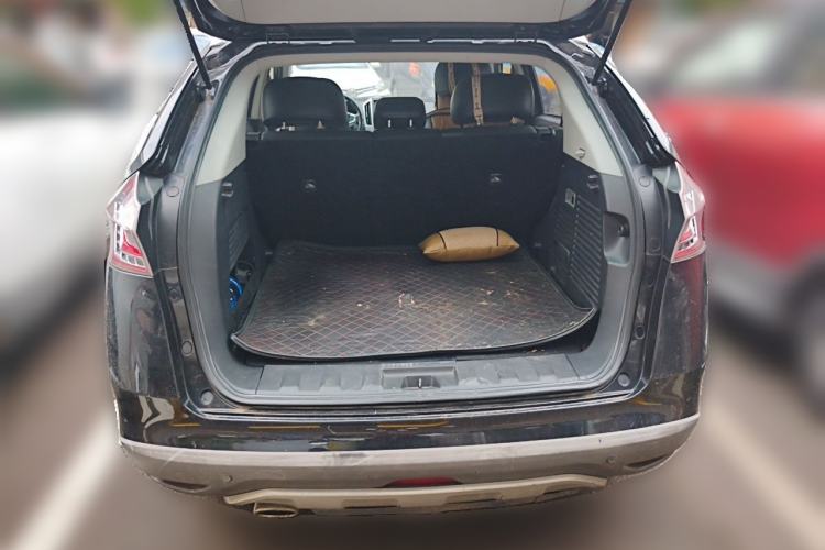 Used Luxgen U6 SUV 2015 1.8T Fashion Edition Trunk